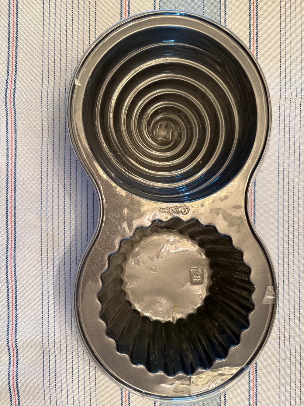 Wilton XL Cupcake Pan Baking Mold
